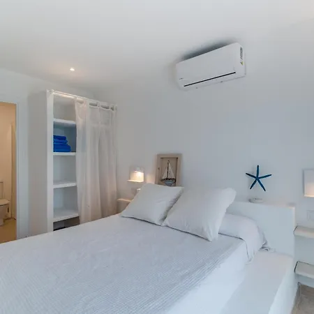 Casita Con Encanto En Primera Linea De Mar Con Jardin 2 Hab Y 2 Banos