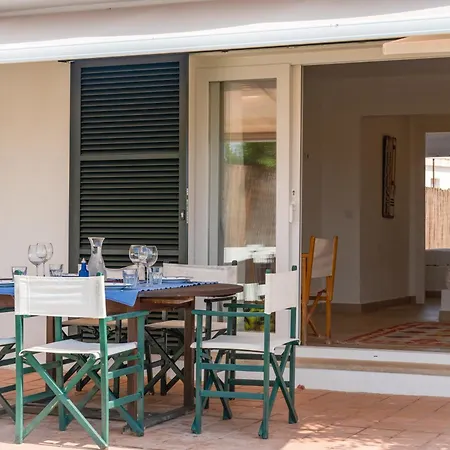 Casita Con Encanto En Primera Línea De Mar Con Jardín 2 Hab Y 2 Baños Casa de Férias *