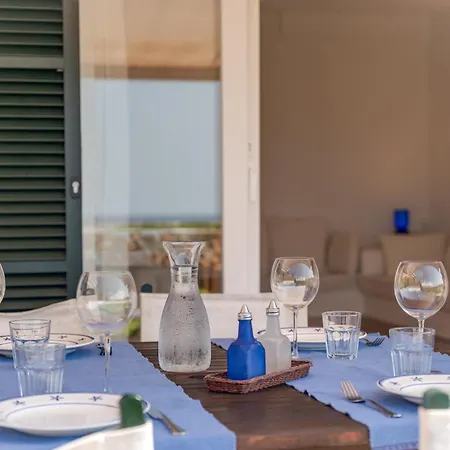 Casita Con Encanto En Primera Línea De Mar Con Jardín 2 Hab Y 2 Baños Casa de Férias