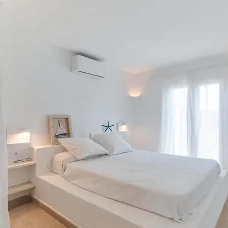 Casita Con Encanto En Primera Linea De Mar Con Jardin 2 Hab Y 2 Banos Holiday home Cap d'en Font