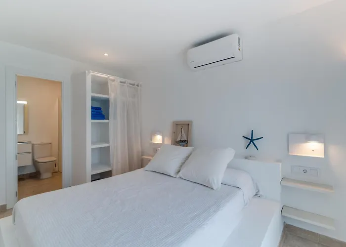 Casita Con Encanto En Primera Línea De Mar Con Jardín 2 Hab Y 2 Baños