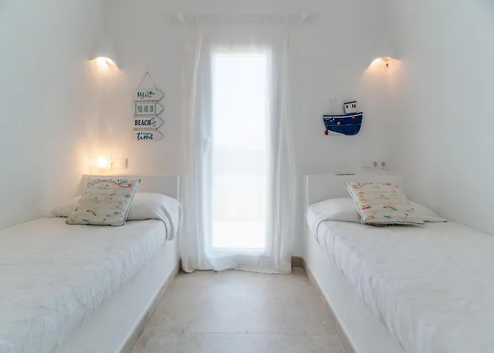 Casita Con Encanto En Primera Línea De Mar Con Jardín 2 Hab Y 2 Baños * Cap d'en Font