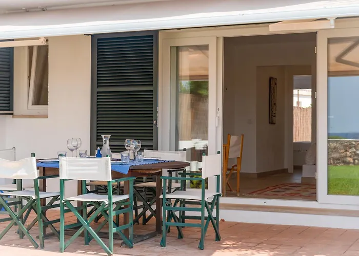 Casita Con Encanto En Primera Linea De Mar Con Jardin 2 Hab Y 2 Banos בית נופש *