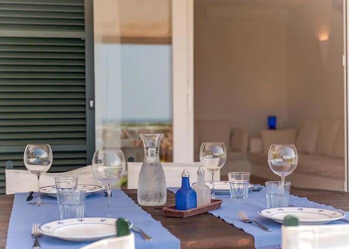 Casita Con Encanto En Primera Linea De Mar Con Jardin 2 Hab Y 2 Banos בית נופש