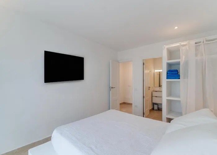 Casita Con Encanto En Primera Linea De Mar Con Jardin 2 Hab Y 2 Banos